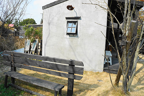 雑貨屋さんにカフェにｶﾞｰﾃﾞﾝが素敵なカルジーナの森