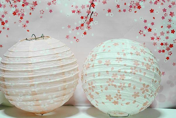 １００均（セリア）桜デザインの提灯