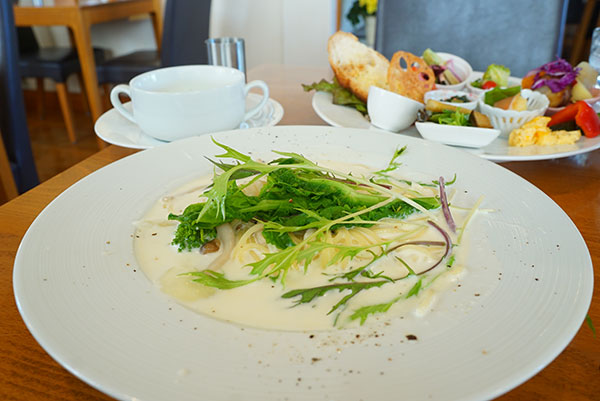 水菜とえびのクリームソースパスタ