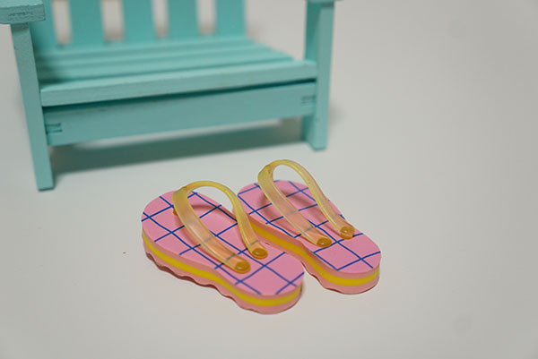 消しゴムのビーチサンダル