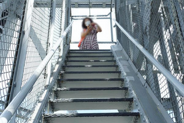 階段で展望フロアーまで