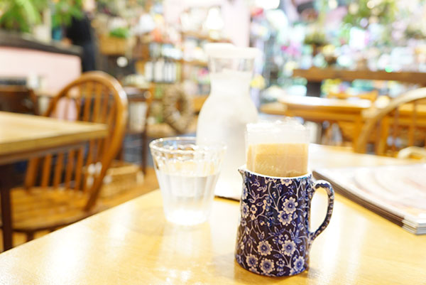 優雅な雰囲気の店内のハレルーガデン