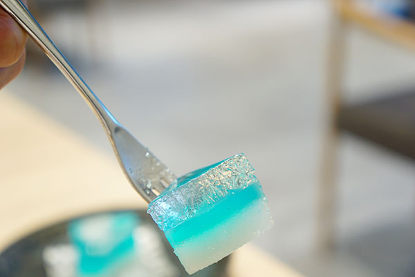 クリアな青空ようかん