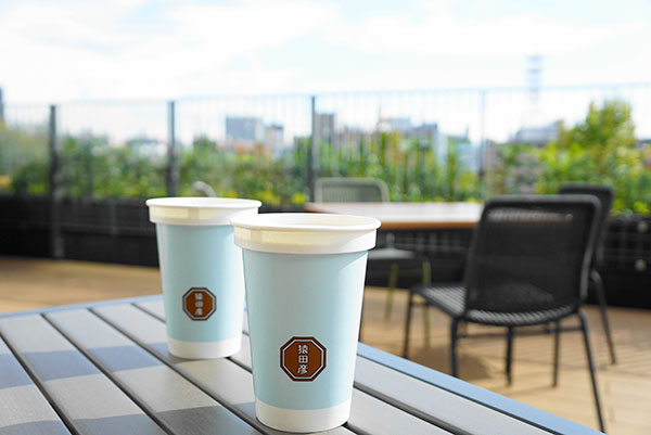 テラス席にて猿田彦珈琲でコーヒータイム