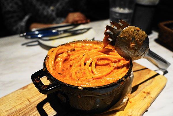新名物!釜焼きパスタ・ボルケーノ