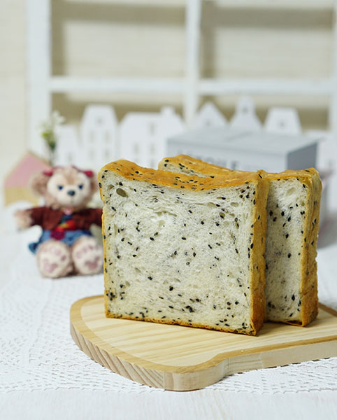 黒ごま食パン