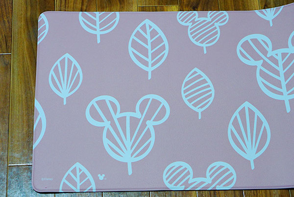 もっちり感あるクッション性の拭けるキッチンマット