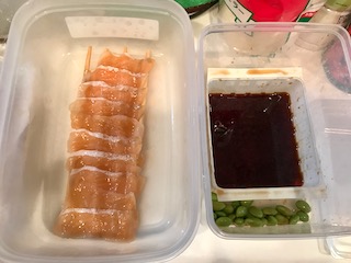 しっかり燻されたスモークサーモンと燻製醤油