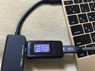 変換HUBのUSB-C給電入力は4.8V1.52A。