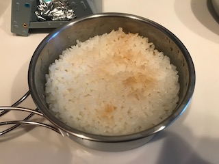 表面にうっすらと焦げが出てます。