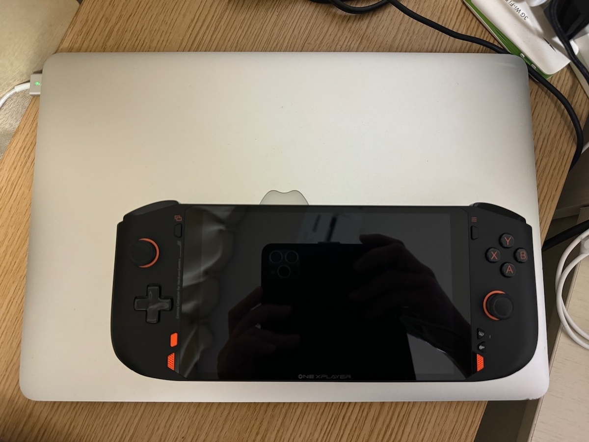 MacBook Pro 15インチに乗っけてみた。