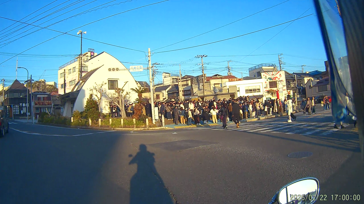 三崎のバス停は大混雑！