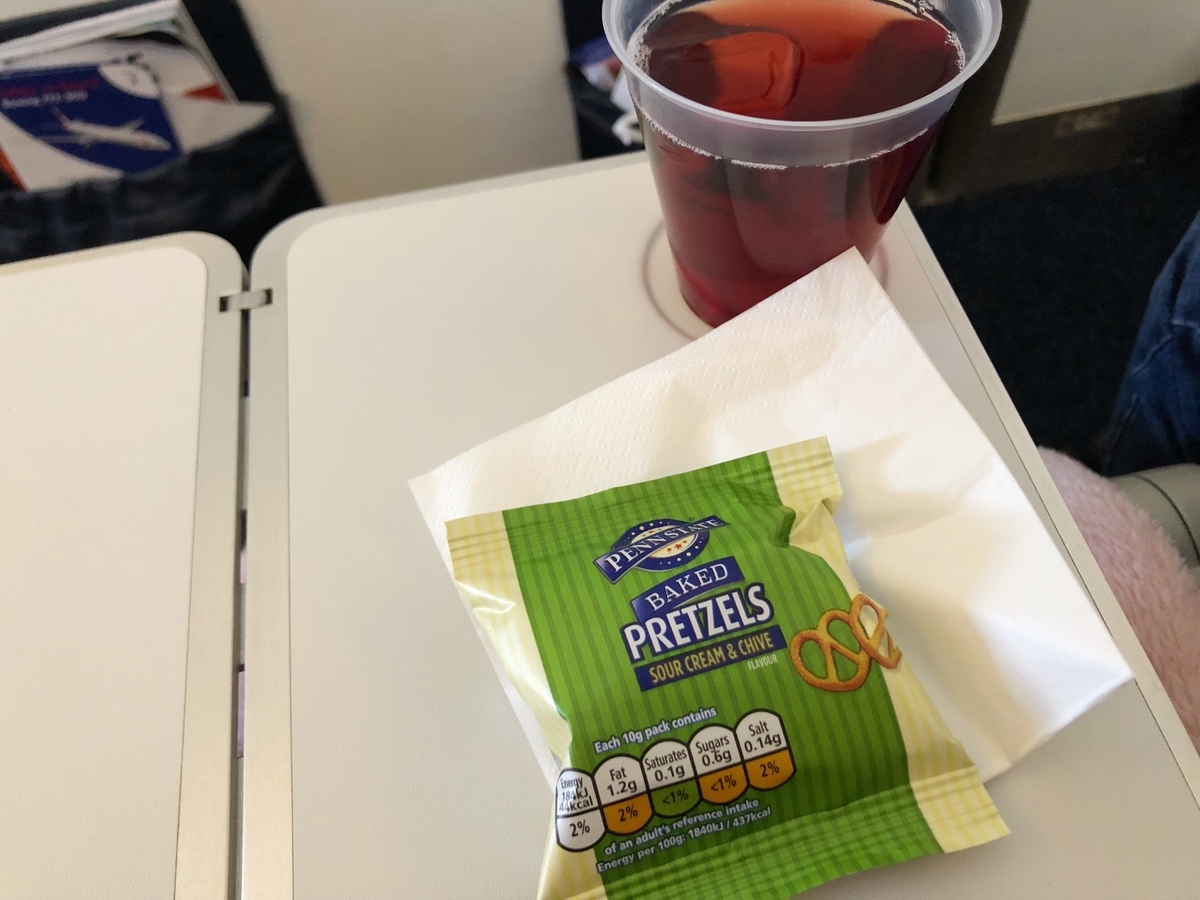 クランベリージュースとプレッツェル