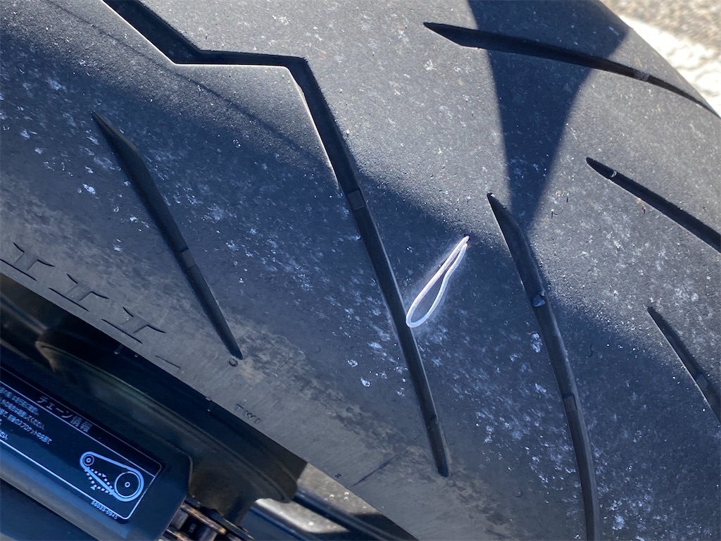 ピレリ DIABLO ROSSO III 200/55ZR17 300km使用 ピレリ ディアブロ ロッソ3 200/55ZR17 (バイク用タイヤ) 価格