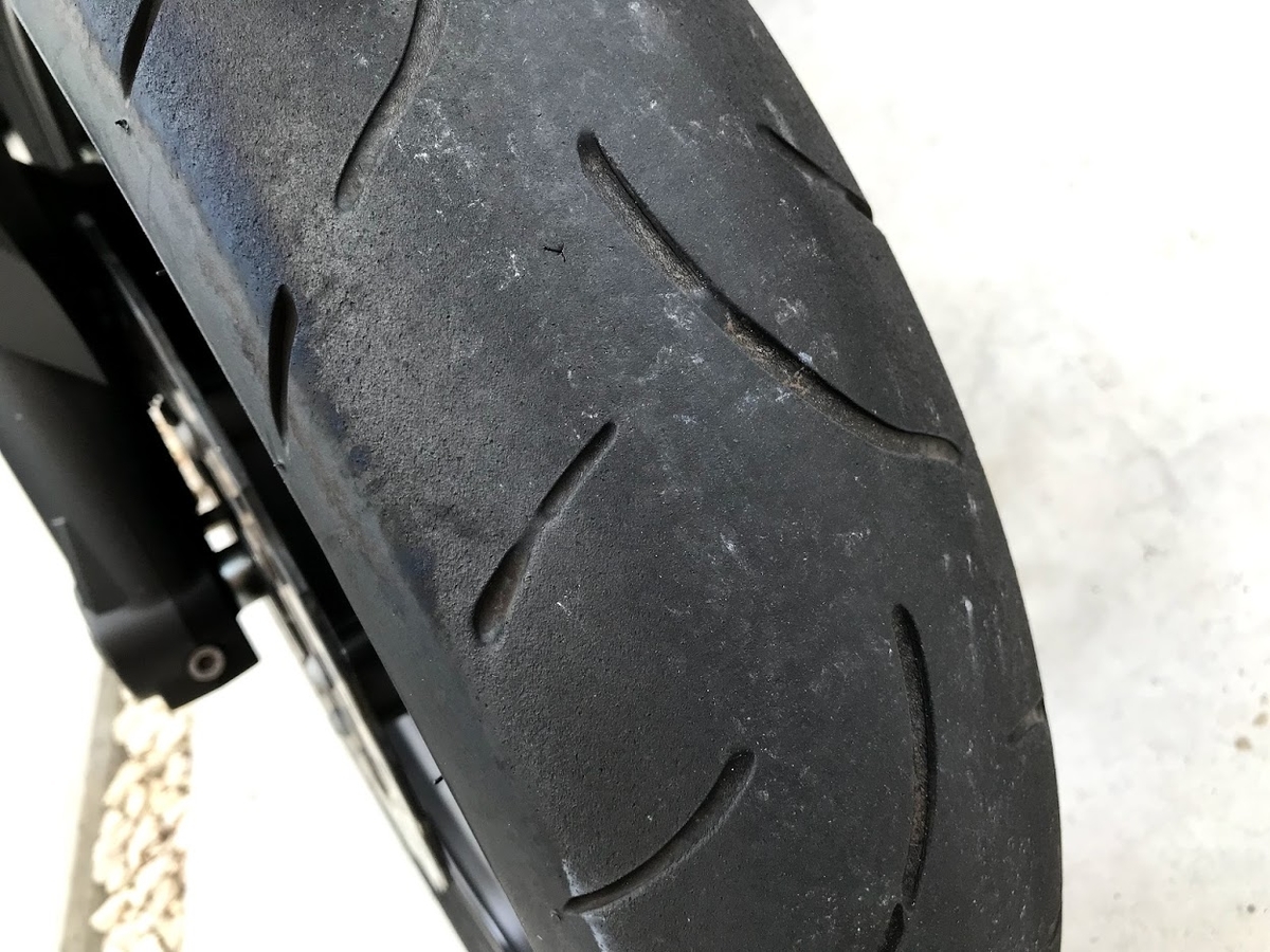フロントタイヤは6000kmで交換！ - 岐阜県50代バイク乗りの備忘録 
