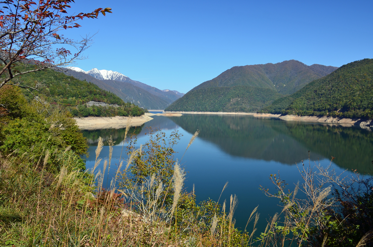 御母衣ダムと白山