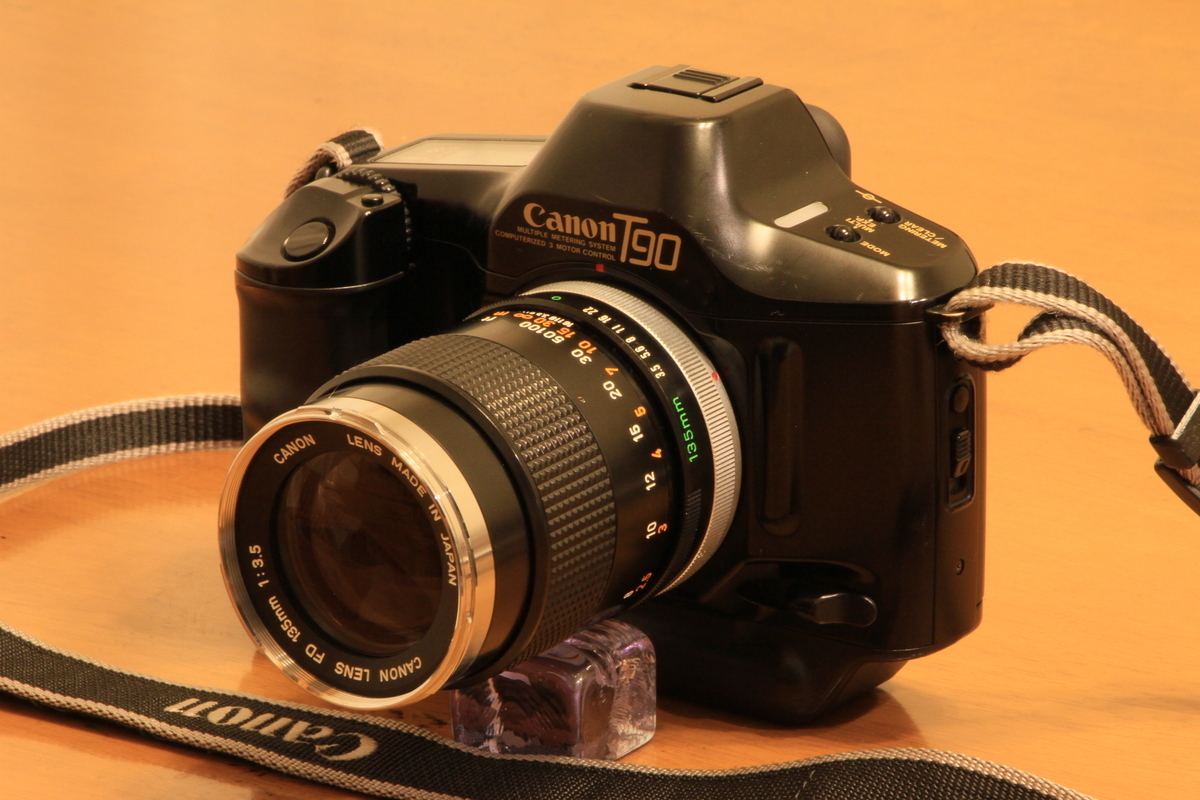 Canon T90  ズームレンズ付き フイルム写真館 CANON T90～その1『究極のFDマウント機』 - 雲は