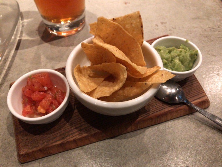 [ま]横浜駅近「Craft Beerx MexItalian CRAFTSMAN」（クラフトマン 横浜）でメキシカン×イタリアンをつまみに