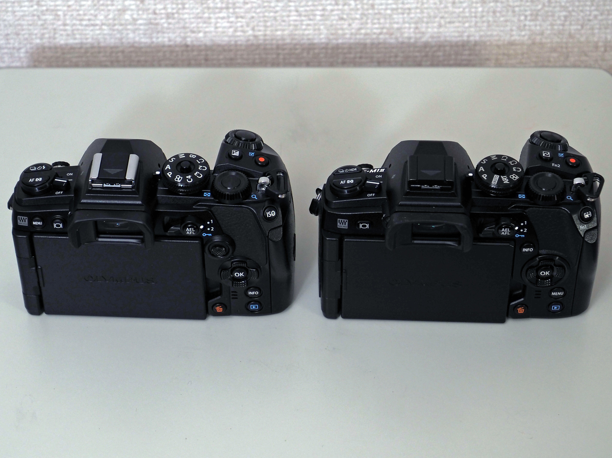 E-M1 markⅢとE-M1 markⅡの外観比較2