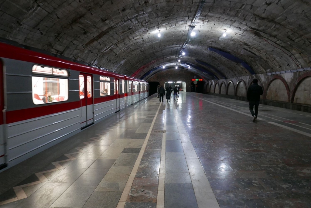 Метро восток