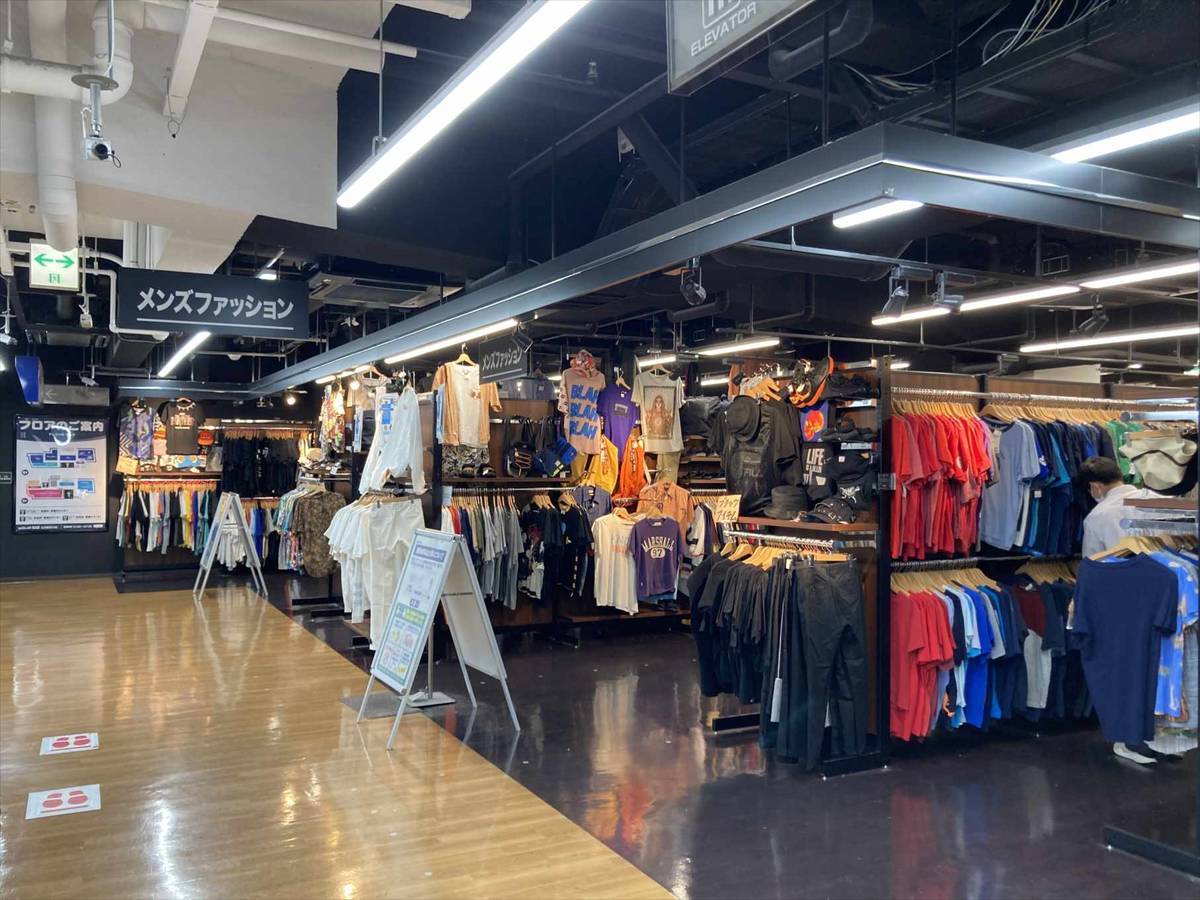 Where to Buy Secondhand Clothing in Tokyo: 【Suburban / Tachikawa】BOOKOFF  SUPER BAZAAR Tachikawa