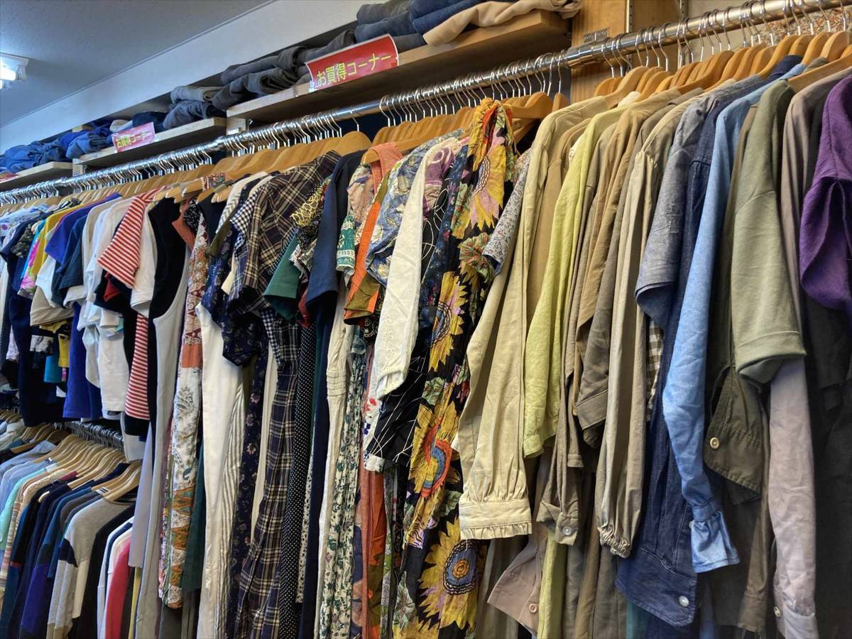 Where to Buy Secondhand Clothing in Tokyo: 【Suburban / Tachikawa】BOOKOFF  SUPER BAZAAR Tachikawa