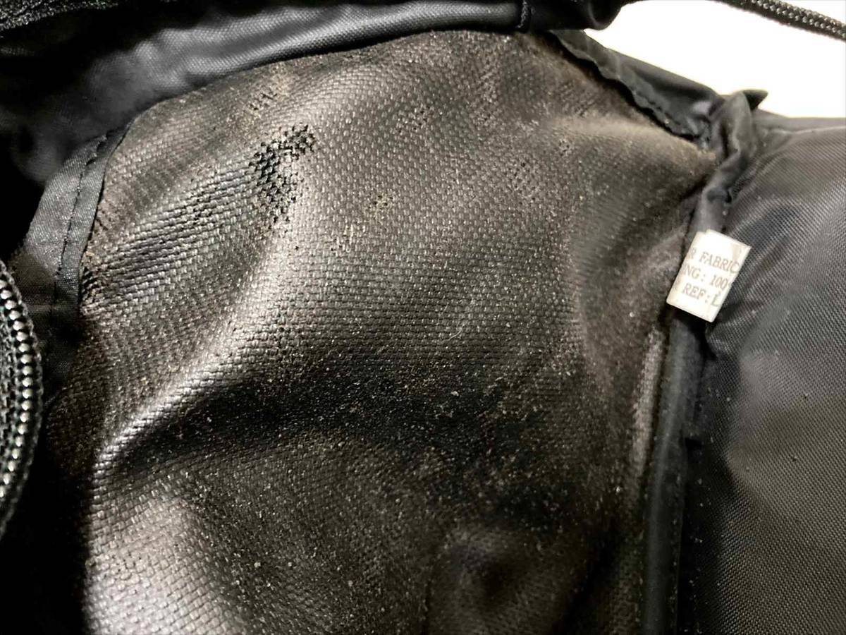 レインウェアの内側のベタベタを重曹で剥がす！マウンテンパーカー、バックパックの加水分解を綺麗に掃除してみた