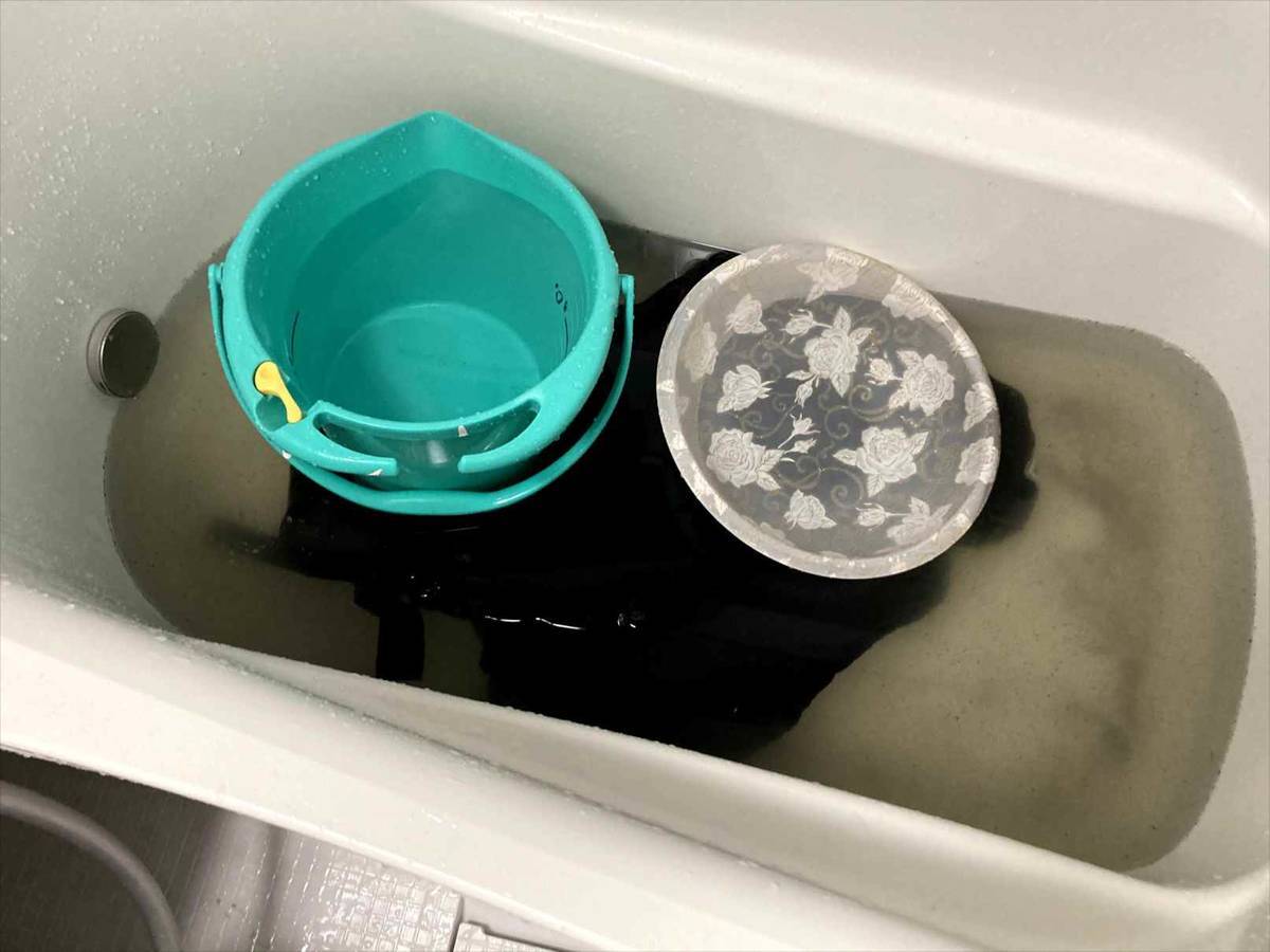 レインウェアの内側のベタベタを重曹で剥がす！マウンテンパーカー、バックパックの加水分解を綺麗に掃除してみた