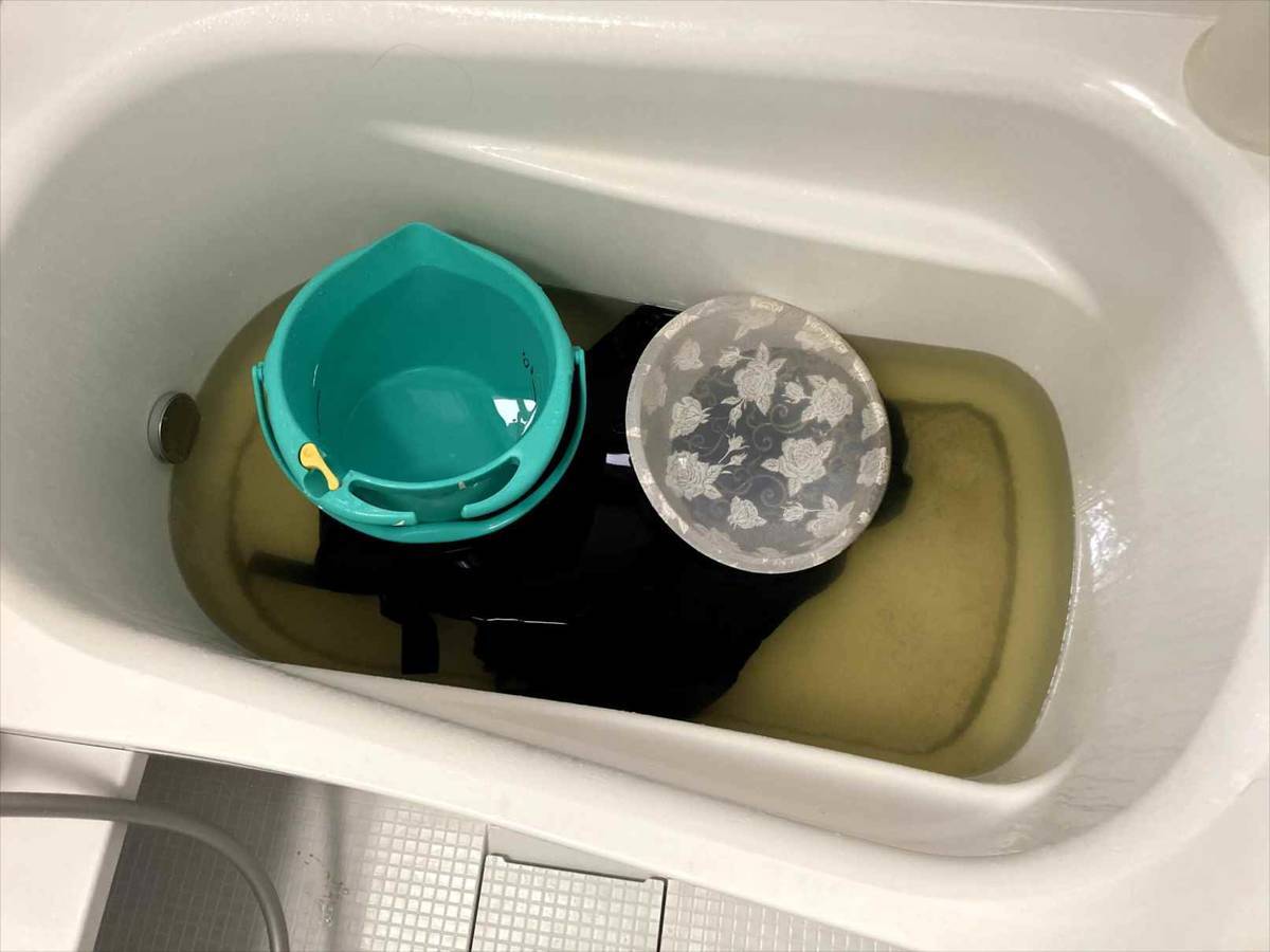 レインウェアの内側のベタベタを重曹で剥がす！マウンテンパーカー、バックパックの加水分解を綺麗に掃除してみた