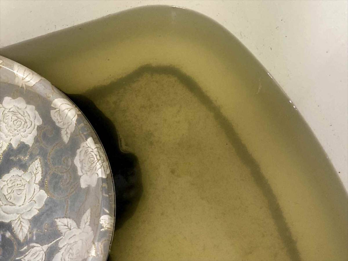 レインウェアの内側のベタベタを重曹で剥がす！マウンテンパーカー、バックパックの加水分解を綺麗に掃除してみた