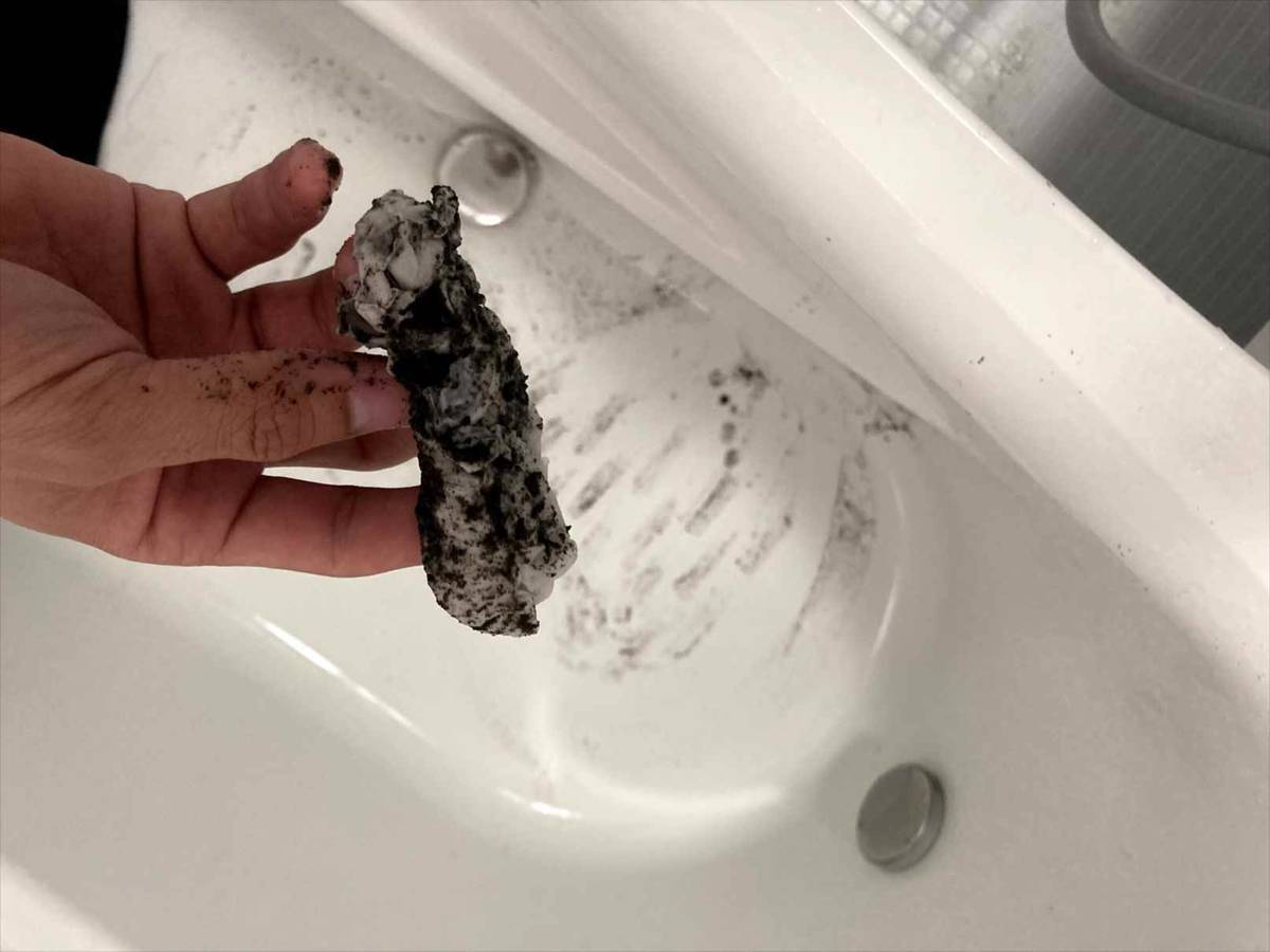 レインウェアの内側のベタベタを重曹で剥がす！マウンテンパーカー、バックパックの加水分解を綺麗に掃除してみた