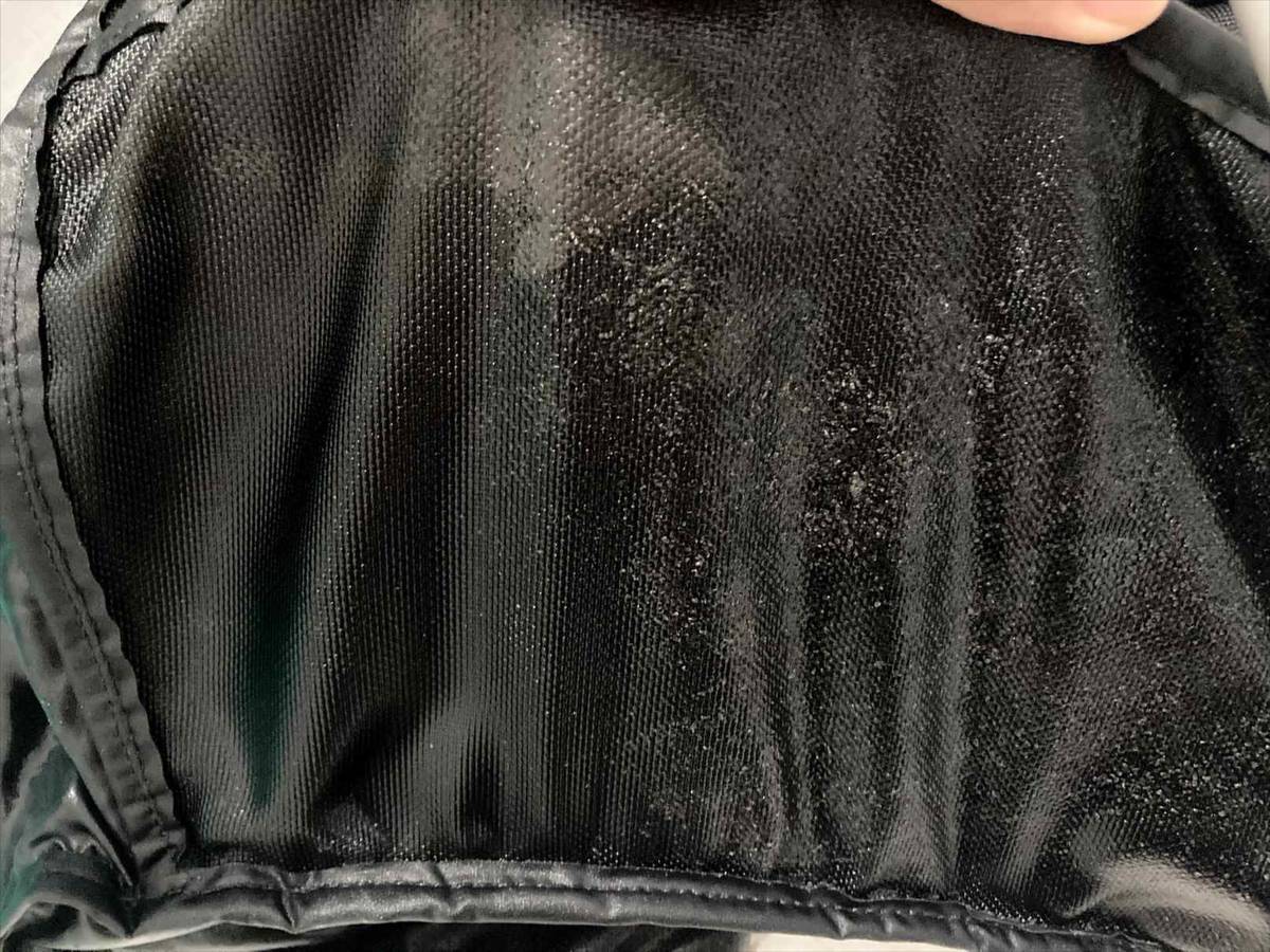 レインウェアの内側のベタベタを重曹で剥がす！マウンテンパーカー、バックパックの加水分解を綺麗に掃除してみた