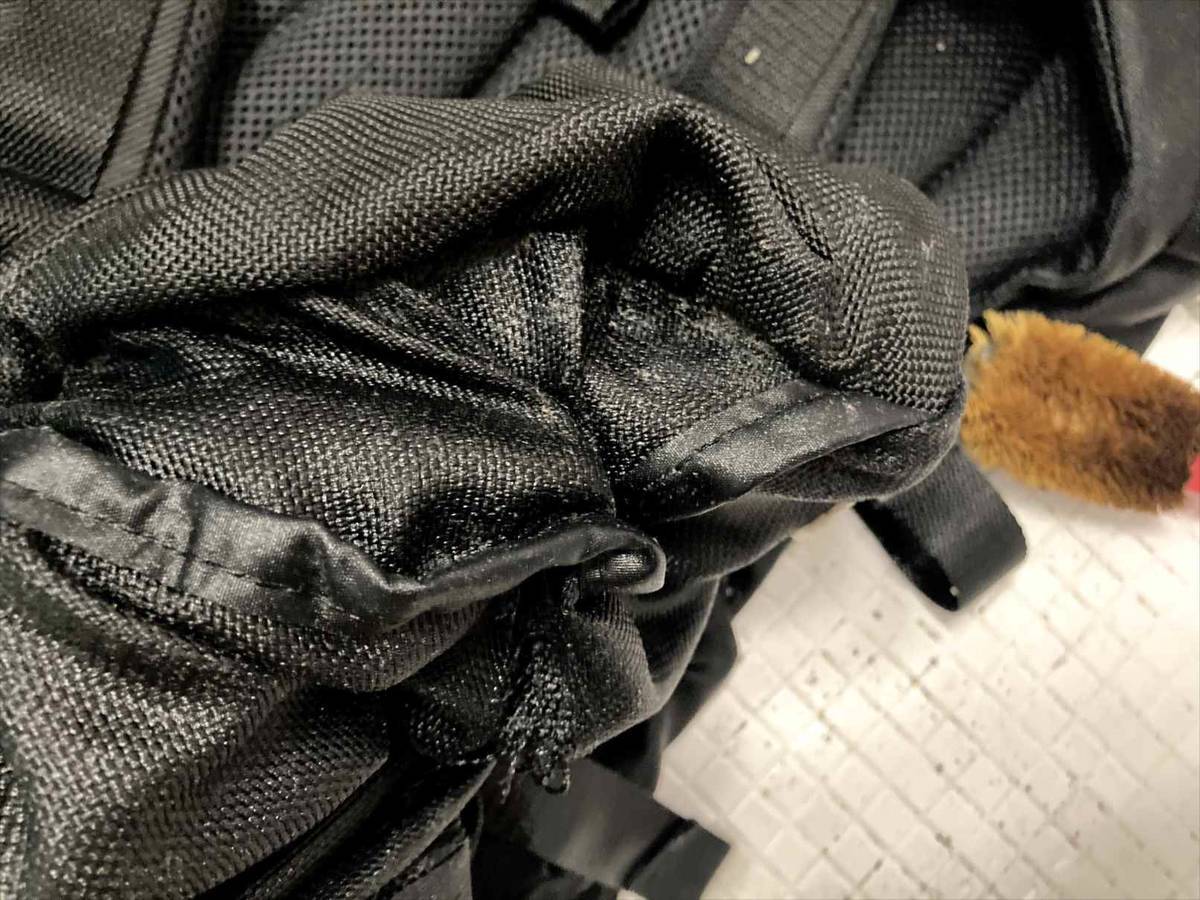 レインウェアの内側のベタベタを重曹で剥がす！マウンテンパーカー、バックパックの加水分解を綺麗に掃除してみた