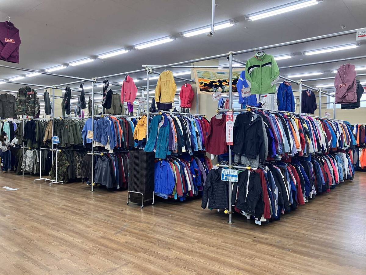 【仙台の安い古着屋】スリーピース古着卸売倉庫に行ってみた！値段、購入品の紹介レビュー