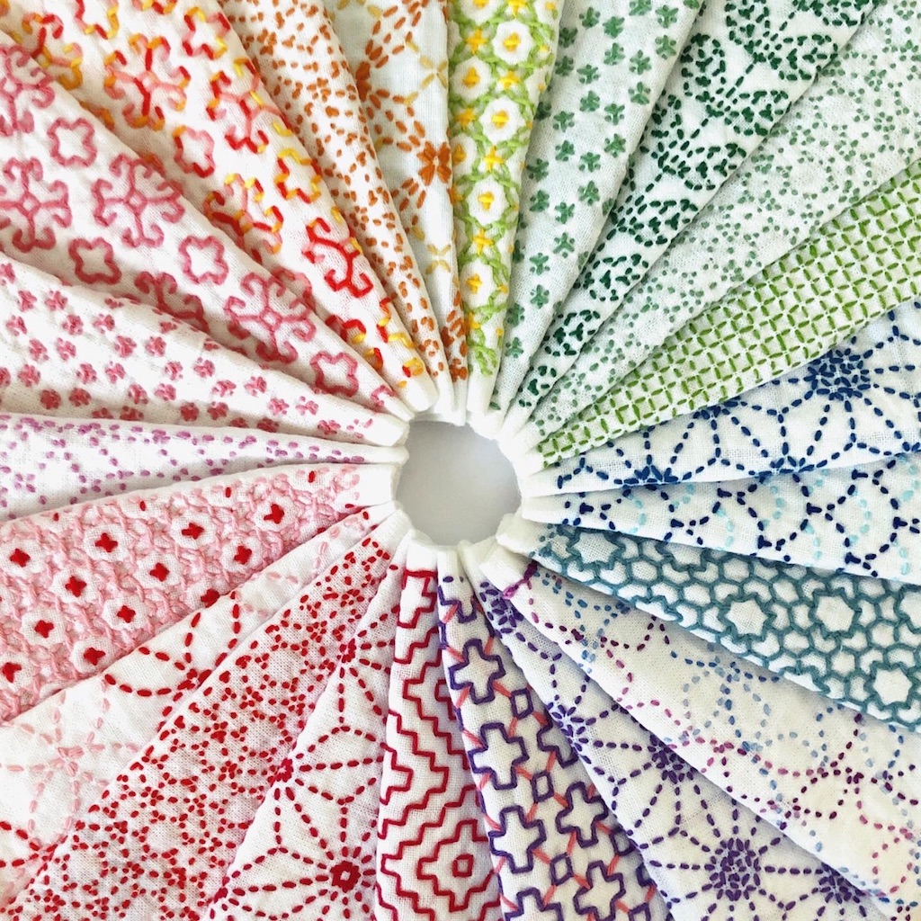 sasiko セリアの刺し子ふきんを並べてカラフルに - ハンドメイドとちいさな暮らし