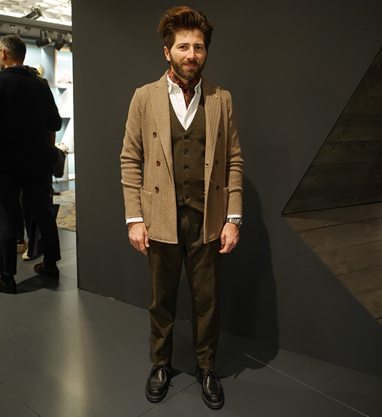 <美品> LARDINI ブラウン ウール スーツ ブートニエール無 サイズ46 個人的に好きなブランド 1 - クラシコファッション