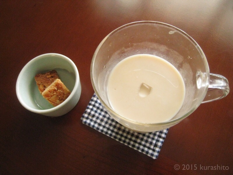 マキネッタでアイスカフェラテ。