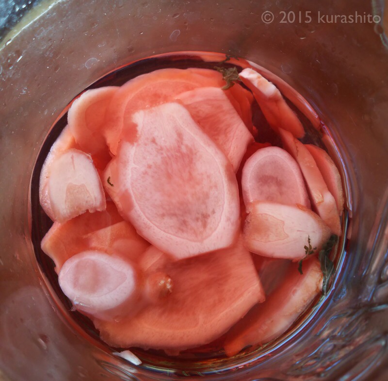 梅酢で自家製紅ショウガ