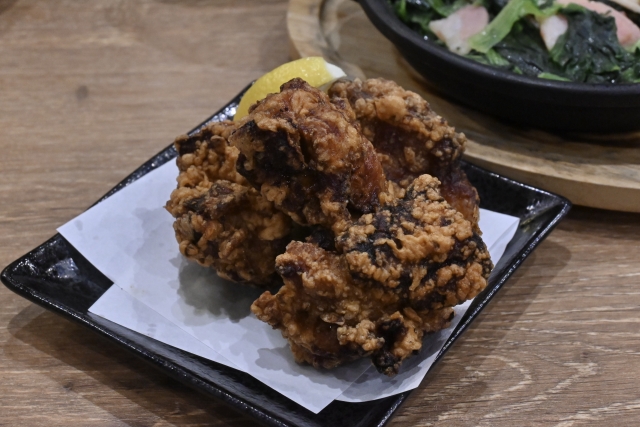 唐揚げが黒く焦げる理由とその解決法!きつね色に美味しく仕上げる作り方やコツは? - 暮らしトピックス