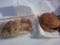 シロコロホルモン焼き５５０円＋アラスカハンバーガー（ターミネーシ