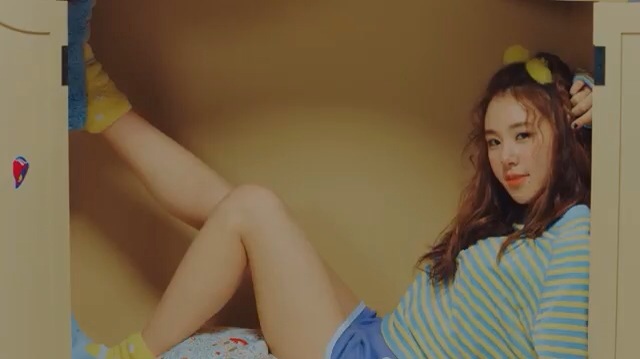 Twice Knock Knock Mv Kuredoの日記