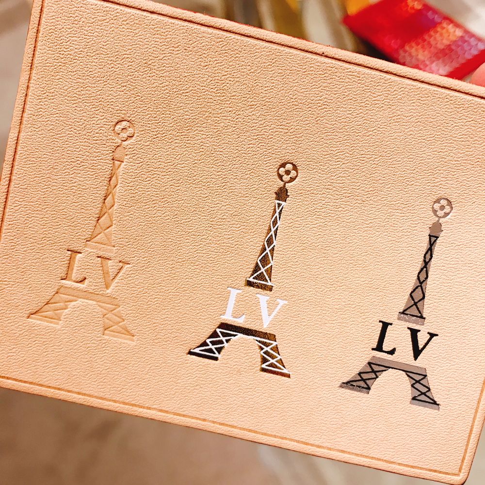 ルイヴィトンノベルティLOUIS VUITTON フリップブック エッフェル塔 ルイ・ヴィトン銀座並木通り店でエッフェル塔のイニシャルホット