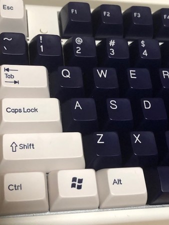静電容量無接点方式のNiZ Plum 108キーボードにMajestouch用2色