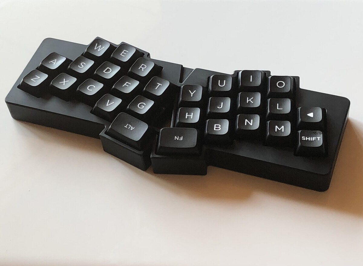 Seeed Studio XIAO RP2040を使用したオープンソースキーボード『Grumpy』の情報 - kuriharaのブログ