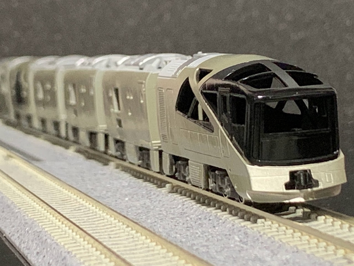 Bトレ サイズ】 E001形「TRAIN SUITE 四季島」 キットの紹介と塗装方法 