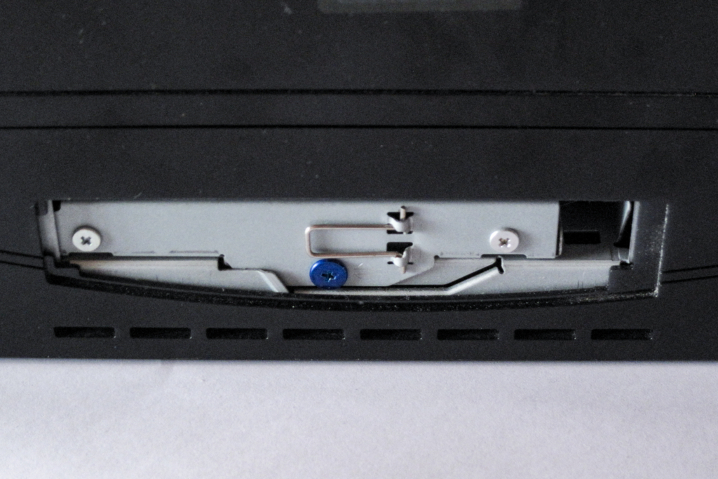 PS3 本体 ホワイト ssd換装済み！ 爆速ロード PS3のHDDをIntelの超高速SSDに換装するとパフォーマンスはどれ