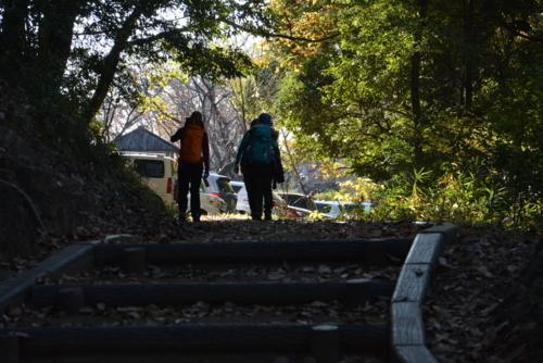 筆山墓地駐車蔵へ