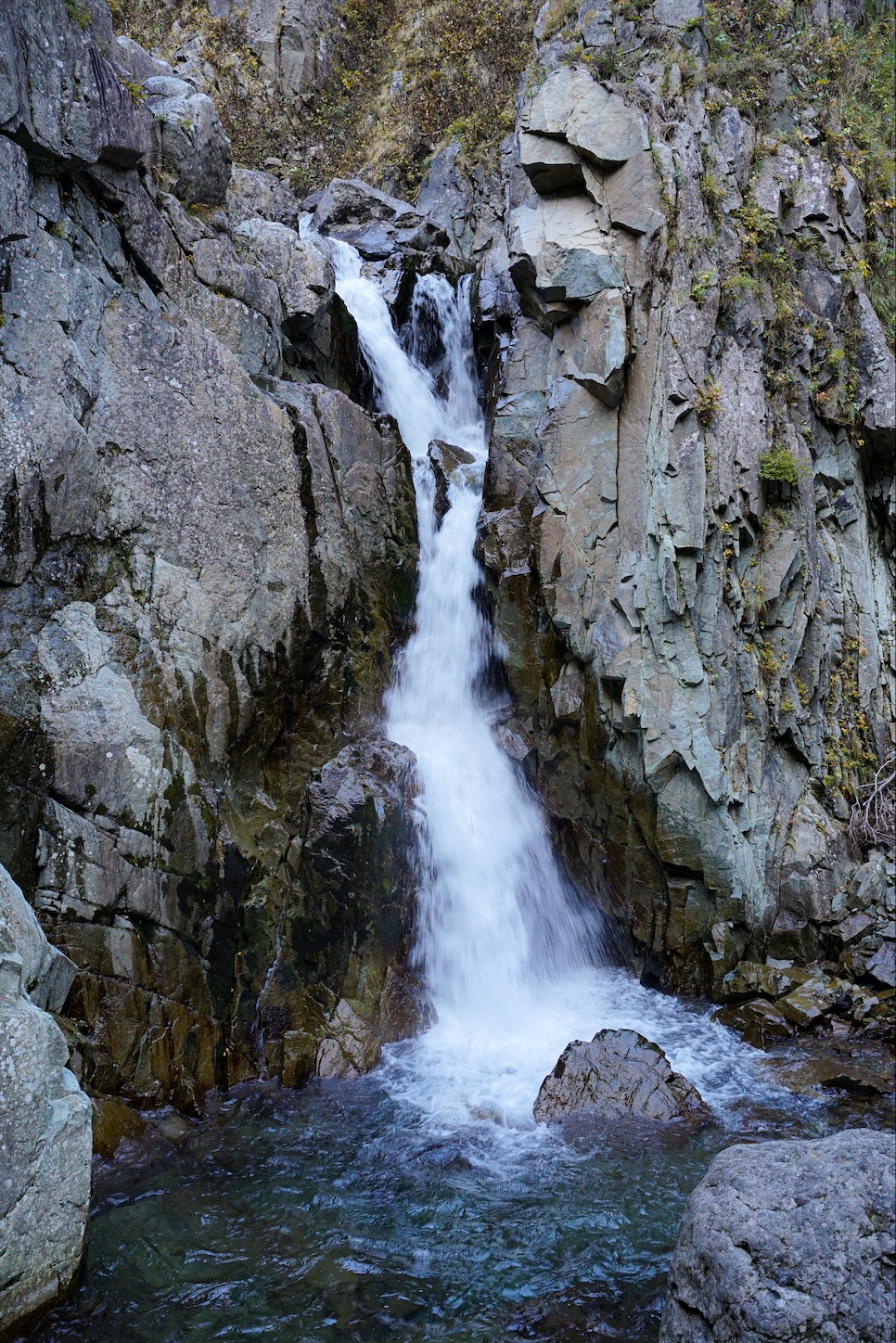 石川県】丸石谷で沢登り！白山が育んだ幻の百四丈滝の滝壺へ｜中級者