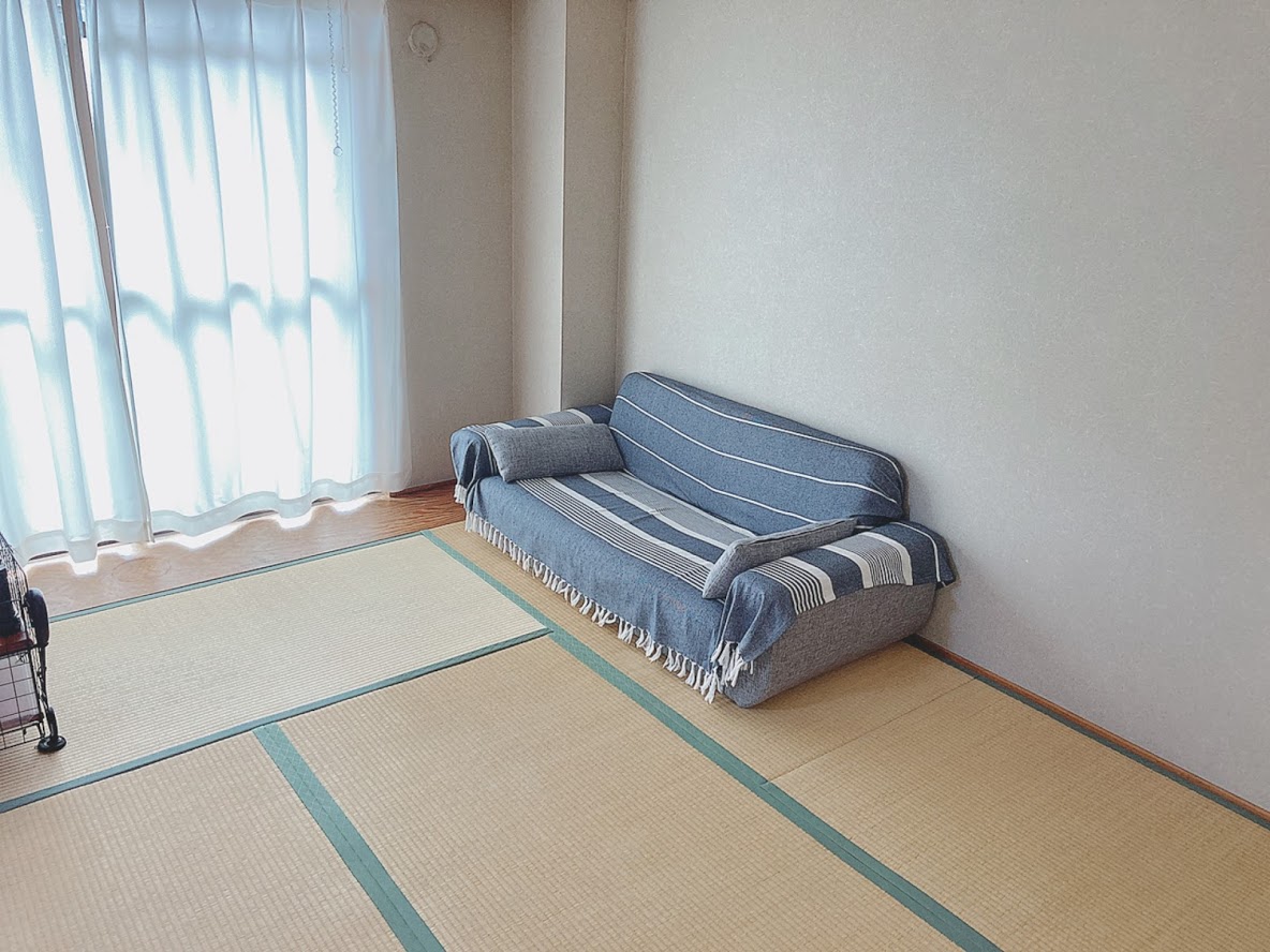 断捨離を半年続けて、とうとう押入れ収納の1/4が空になった