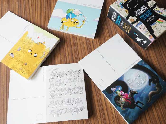 ポストカード100枚の豪華コレクション「Adventure Time Postcard